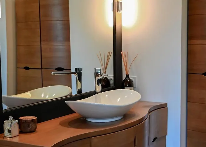 Hébergement de vacances Magnifique Maison Au Coeur Du Perche Avec Piscine Chauffée, Sauna Et Hammam *